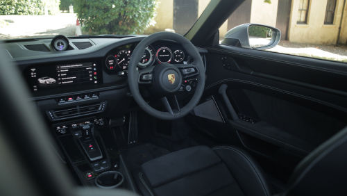 PORSCHE 911 [992] CARRERA 4 CABRIOLET GTS 2dr PDK view 6